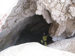 غار کیخسرو اصفهان