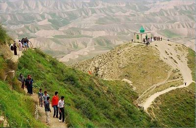 گورستان و زیارتگاه خالد نبی