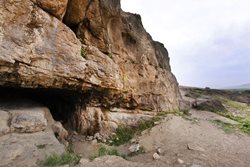 غار شکارچیان (غار بیستون)