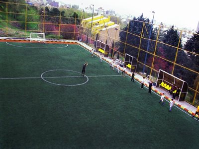 زمین فوتبال کوهستان