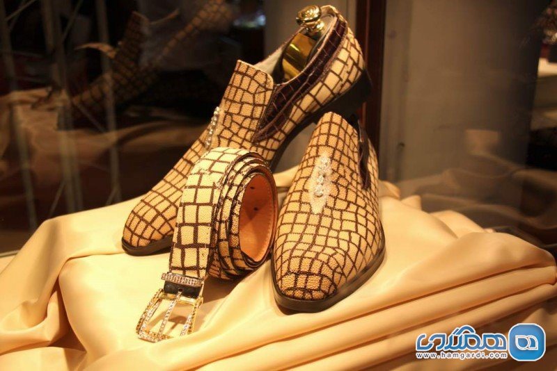 موزه کفش و کمربند طلا