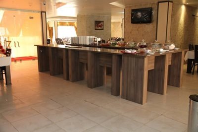 گچساران-دوگنبدان-رستوران-آفتاب-گردان-110818