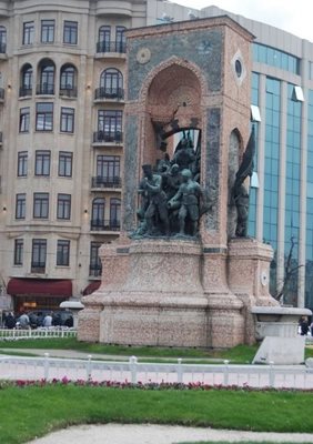 استانبول-میدان-تکسیم-استانبول-113373
