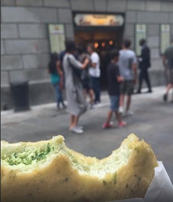 میلان-پیراشکی-فروشی-Luini-Panzerotti-Luini-Panzerotti-118051