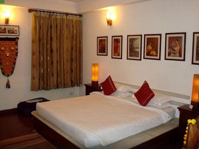 دهلی-نو-هتل-شانتی-هوم-Shanti-Home-120721