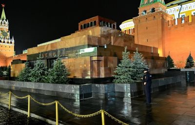 مسکو-آرامگاه-لنین-Lenin-s-Mausoleum-120922