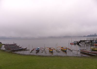 بالی-دریاچه-براتان-Lake-Bratan-124896
