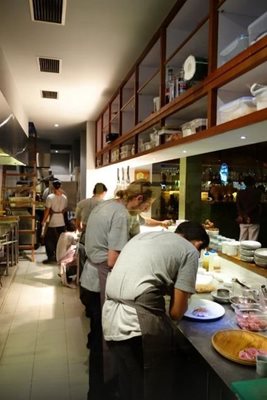 رستوران لوکاور Restaurant Locavore