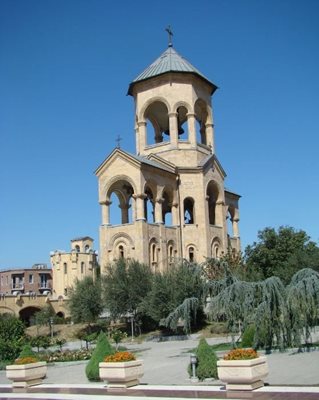 تفلیس-کلیسای-اسمیندا-سامبا-Tbilisi-Sameba-Cathedral-127469