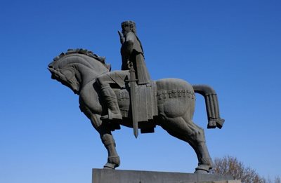 تفلیس-یادبود-شاه-وختانگ-Statue-of-King-Vakhtang-Gorgasali-127640