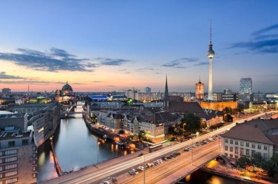 برلین-برج-مخابراتی-فرنشترم-Fernsehturm-Berlin-128188