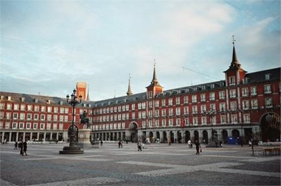 میدان پلازا مایور Plaza Mayor