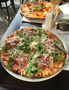 دوسلدورف-پیتزا-تراتوریا-Pizzeria-Trattoria-Romantica-133221