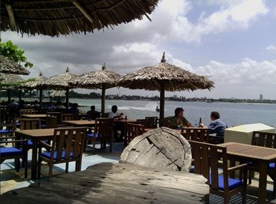 دارالسلام-رستوران-د-واتر-فرانت-The-Waterfront-Sunset-Restaurant-Beach-Bar-137941