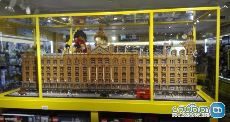 فروشگاه هملیز Hamleys Toy Store