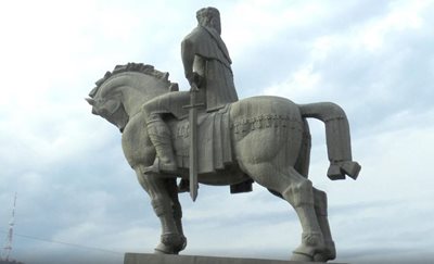 تفلیس-یادبود-شاه-وختانگ-Statue-of-King-Vakhtang-Gorgasali-139886