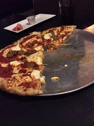 پیتزا تونی Tony's Pizza Napoletana