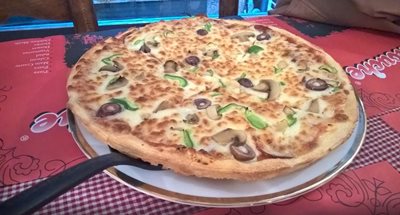 پیتزا مینوش Minouche Pizza