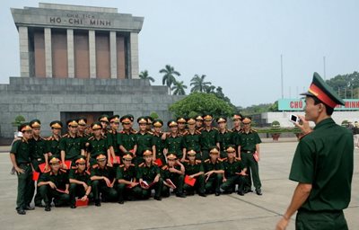 هانوی-مقبره-هو-چی-مین-Ho-Chi-Minh-Mausoleum-150426