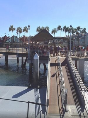 سان-دیگو-بازار-کرونادو-فری-لندینگ-The-Coronado-Ferry-Landing-153707