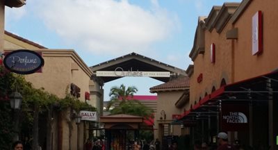 سان-دیگو-اوتلت-لاس-آمریکا-پرمیوم-Las-Americas-Premium-Outlets-153727