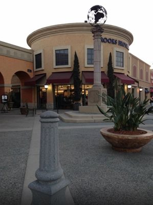 اوتلت لاس آمریکا پرمیوم Las Americas Premium Outlets