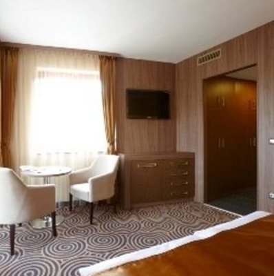 پچ-هتل-میلنیوم-Hotel-Millennium-153745