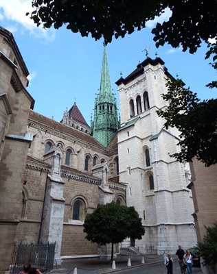 ژنو-کلیسای-سنت-پیر-Cathedrale-de-St-Pierre-154275
