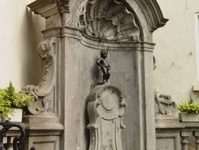 مجسمه Manneken Pis