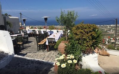سانتورینی-رستوران-Metaxy-Mas-Tavern-162436