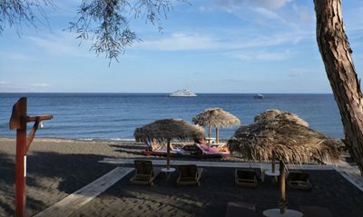 سانتورینی-ساحل-پریسا-Perissa-Beach-163551