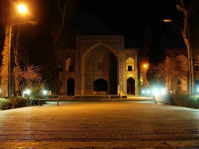 اصفهان-مدرسه-چهار-باغ-170137