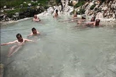 چشمه آب شور لاکان