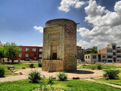 بنای سه گنبد