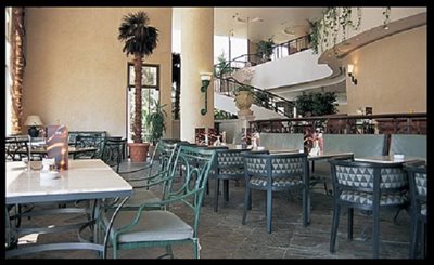 ابوظبی-کافه-Vienna-Plaza-Cafe-179981