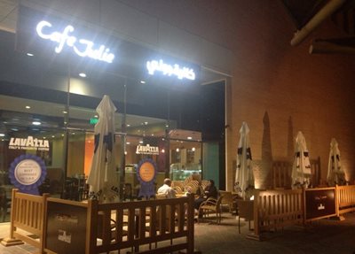 ابوظبی-کافه-جولی-Cafe-Julie-180007