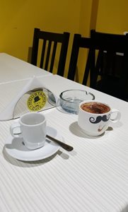 ابوظبی-کافه-سیبیل-Moustache-Cafe-180035
