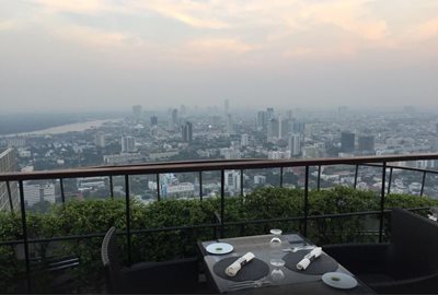 بانکوک-رستوران-ورتیگو-گریل-Vertigo-Grill-and-Moon-Bar-181250