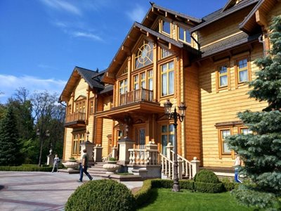 کی-یف-عمارت-یانوکوویچ-کی-یف-Yanukovych-s-Private-Mansion-193978