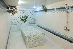 مجموعه ورزشی ارم تهران