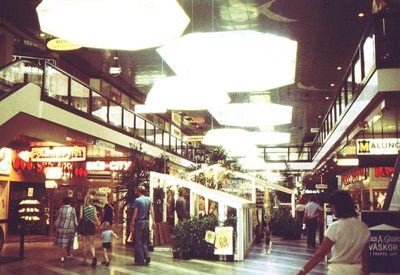 استکهلم-مرکز-خرید-گالریان-Gallerian-Shopping-Mall-198133