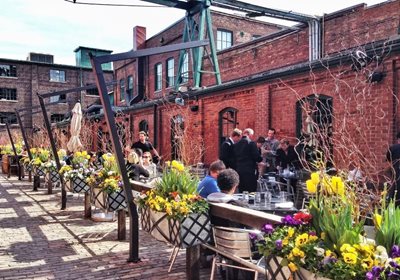 تورنتو-کافه-Balzac-s-Distillery-District-Cafe-199121