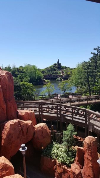 دیزنی لند توکیو Tokyo Disneyland