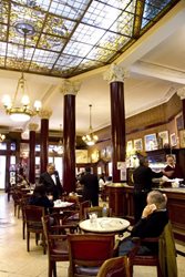 کافه رستوران ترنتی Cafe Tortoni