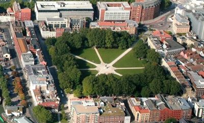 بریستول-میدان-ملکه-Queen-Square-202178