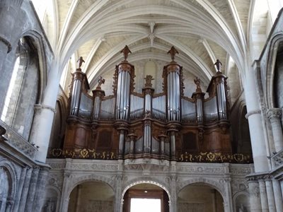 کلیسا جامع سنت آندره St. Andre Cathedral