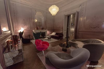 بوردو-هتل-Yndo-hotel-203441