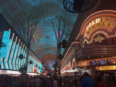 لاس-وگاس-خیابان-فریمونت-Fremont-Street-Experience-213500