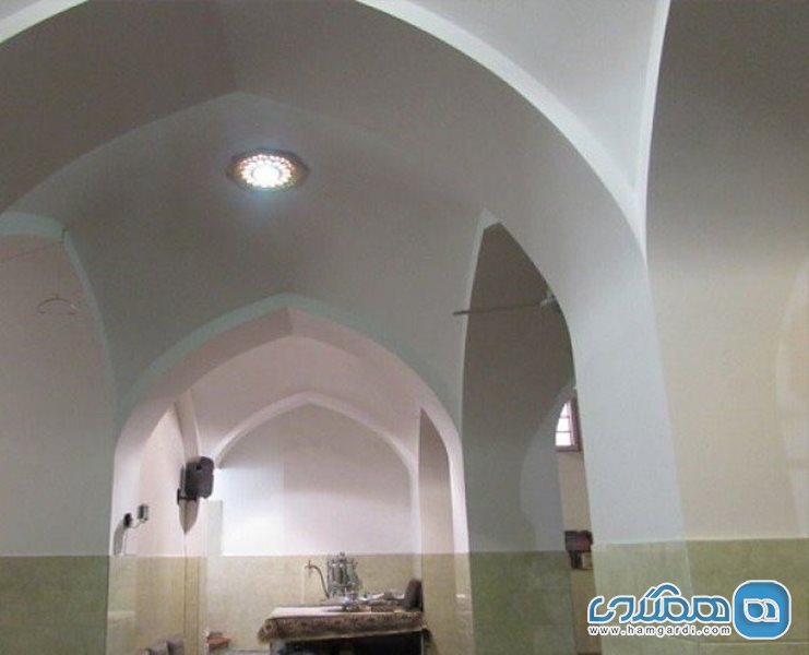 مسجد و آب انبار چهار کوچه