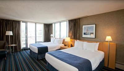ونکوور-هتل-افق-آبی-Blue-Horizon-Hotel-214217